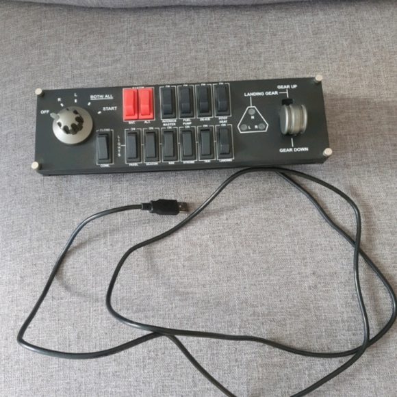 Saitek flight simulator multi panel - Picture 2 of 2